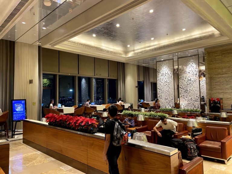 Adani Lounge Mumbai Terminal 2